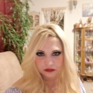 Meet your Posher, Deborah